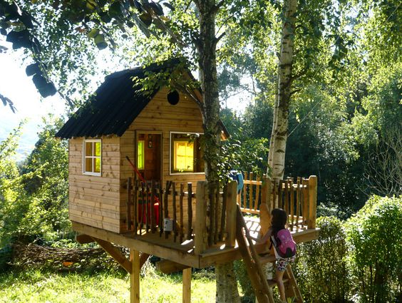 Casita en el árbol para niños