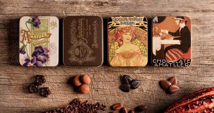 Caja para chocolates con un diseño de Alphonse Mucha