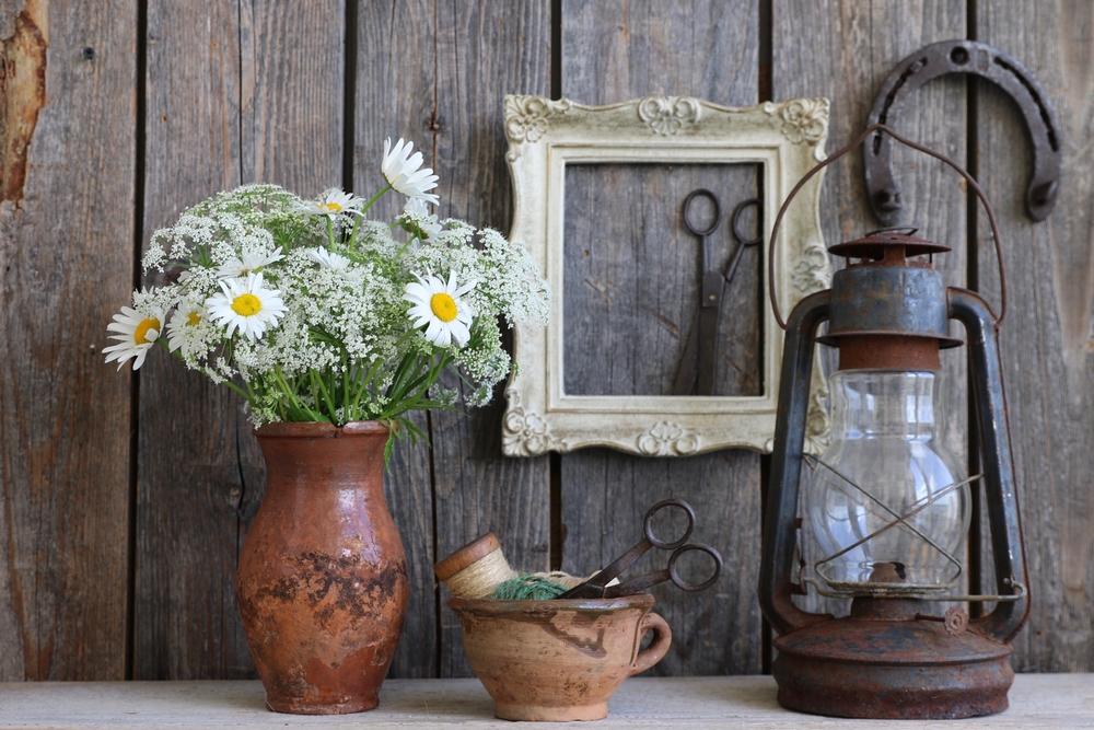 Objetos farmhouse viejos.
