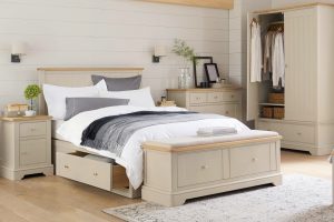 Pies de cama: elemento funcional y decorativo