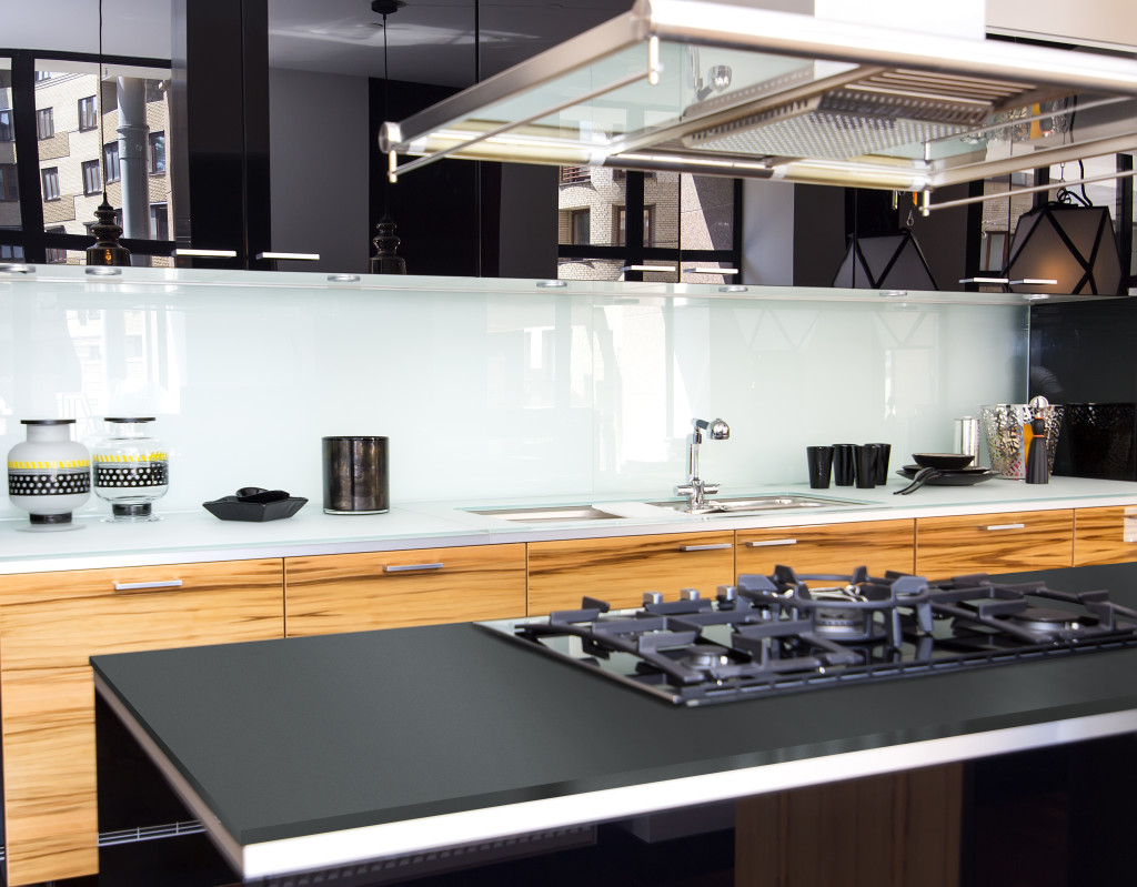 Encimera silestone negro opaco.