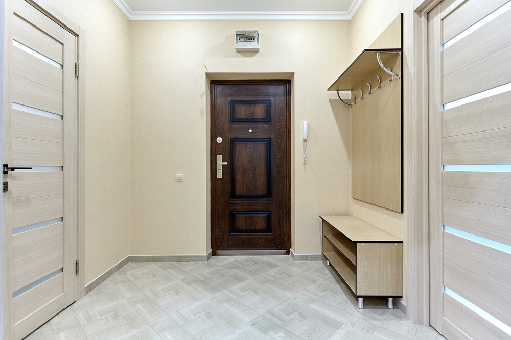 Banco, zapatero y perchero para el hall todo en uno.