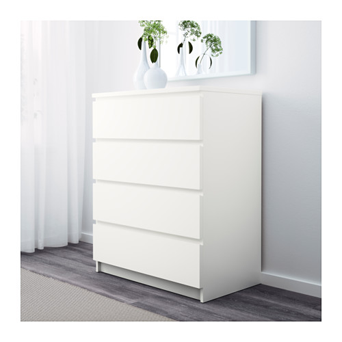 Cómoda MALM en blanco de 4 cajones.