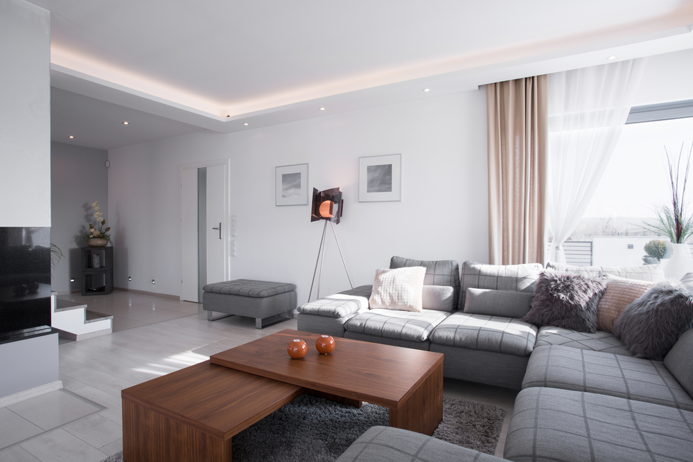 Sofá de tela fácil de limpiar.