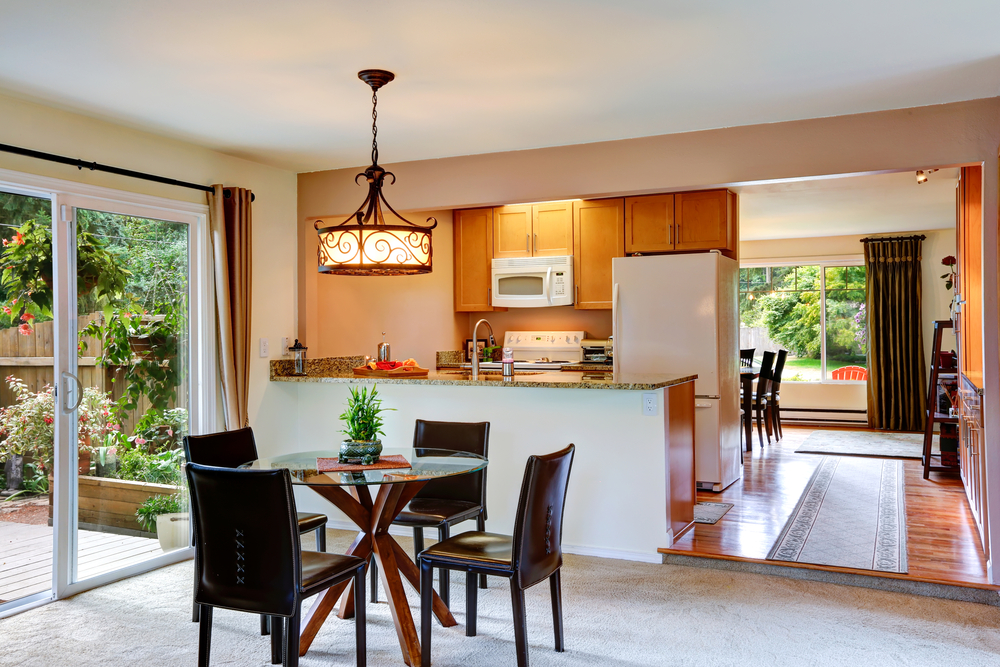 Semimuro para separar dos estancias: la cocina del salón.