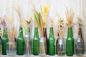 Botellas de cristal para decorar tu casa