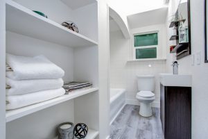 Consejos para decorar el baño y ganar espacio