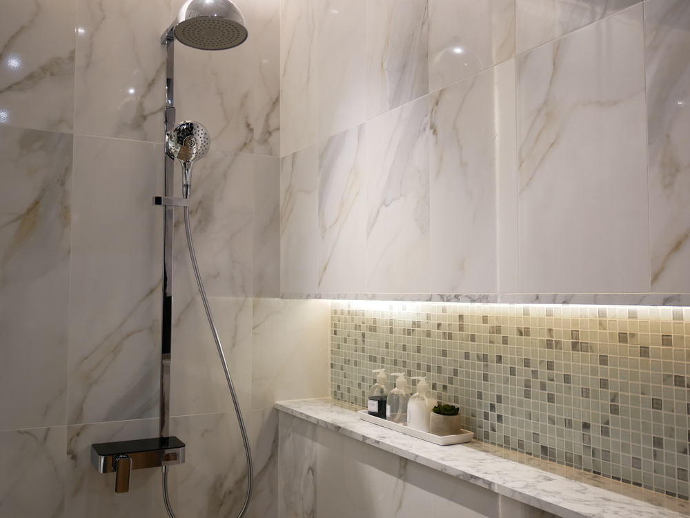 Estantería de obra para la ducha.