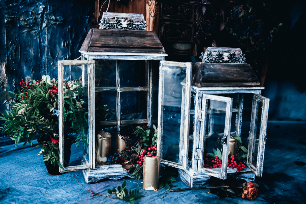 Accesorios decorativos góticos.