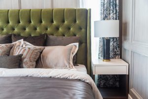 4 mesitas de noche blancas para decorar tu habitación