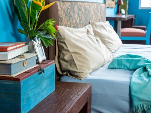 7 mesitas de noche modernas ideales para tu habitación