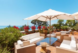 4 mejores sombrillas para la terraza