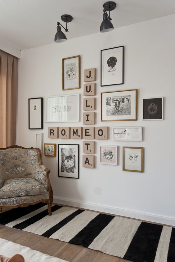 decoración con letras del juego Scrabble