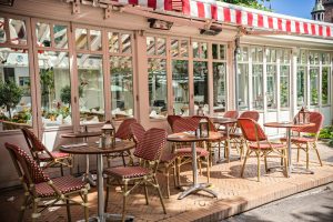 Mobiliario de hostelería, ¿cómo decorar con él?