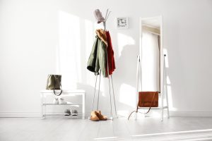 3 recibidores rústicos que puedes hacer para decorar las entradas