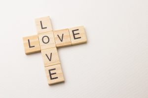 Te contamos cómo armar tu crucigrama con valores y colocarlo en tu pared