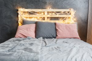 Luces navideñas para la cabecera de tu cama