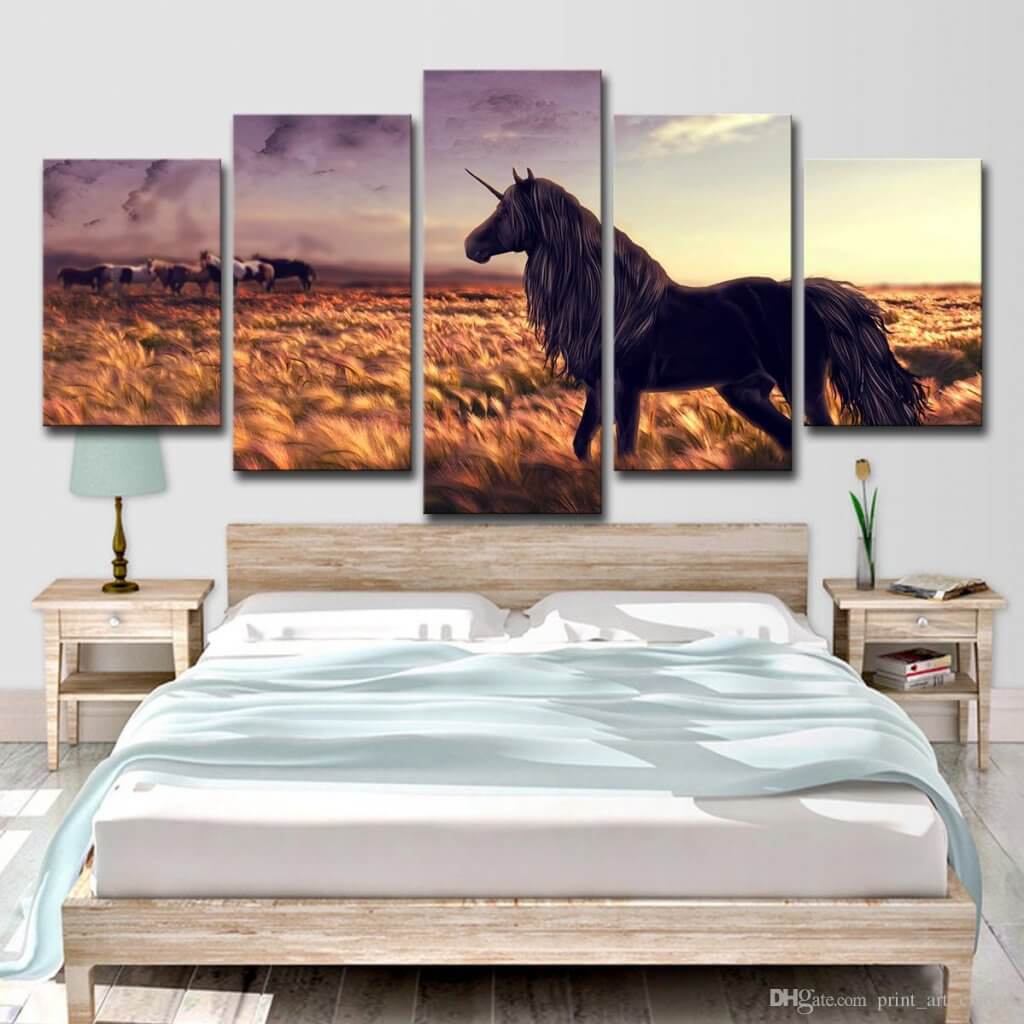 Decorating with unicorns does not have to give a childish result.