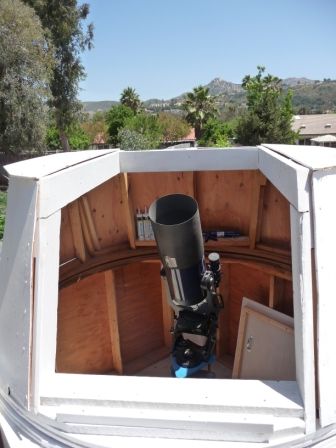 observatorio astronómico en el jardín