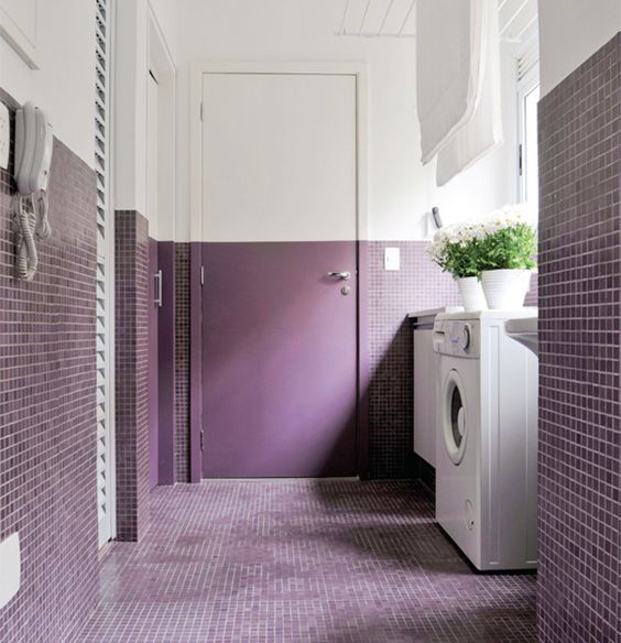 puerta a medio pintar