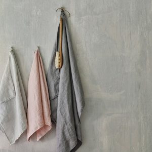 Accesorios vintage de Rowen y Wren en tu baño