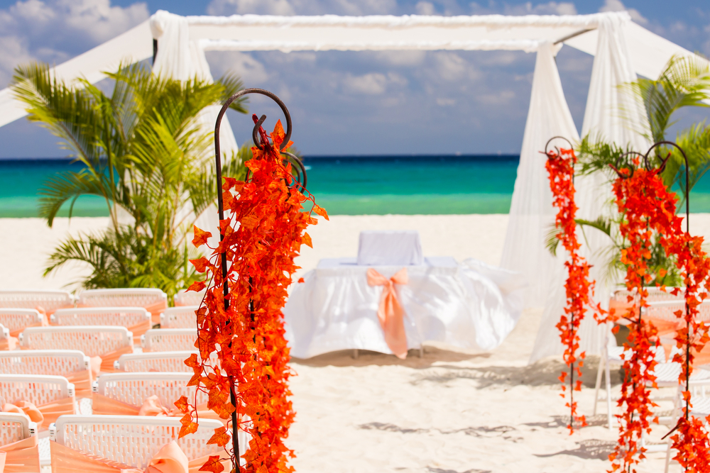 Altar en una playa.