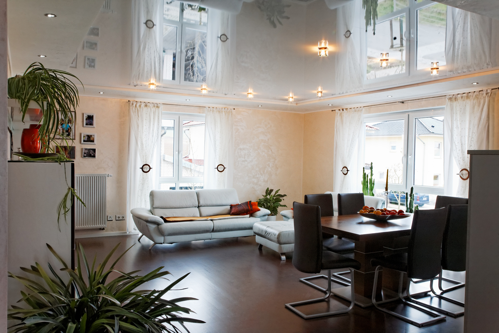 espejos en el techo del salón