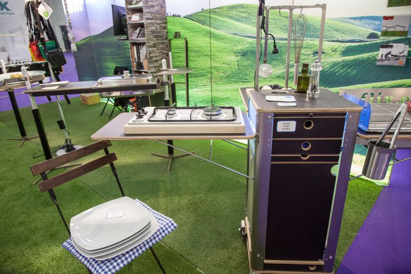 Mueble-cocina con ruedas.