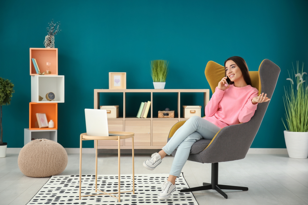 sillones giratorios en el salón