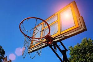 Crea tu propia cancha de baloncesto en el jardín