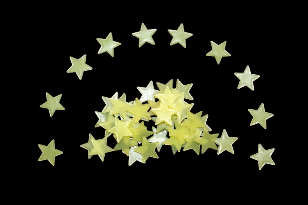 Estrellas fluorescentes.