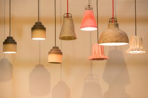 Lámparas de mimbre y bambú para decoración de interiores