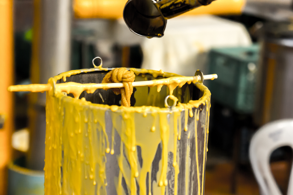 Procedimiento para hacer velas.