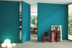 4 paredes falsas que dan acceso a otras habitaciones