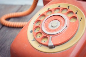 El teléfono fijo: un recurso decorativo