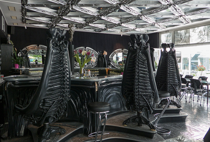 Decorar un bar con una temática en concreto facilita el esquema.