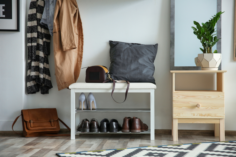 Zapatero a la entrada de casa.