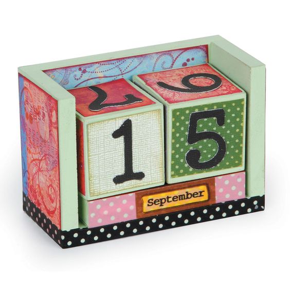 Calendario con cubos de madera.