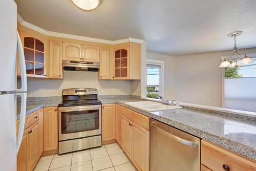 Cocina pequeña en forma de u.