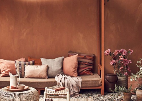 Contraste con el color teja.