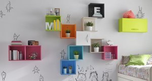 Estanterías de colores para dar un toque llamativo a tus espacios
