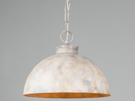 Lámpara con cadena.