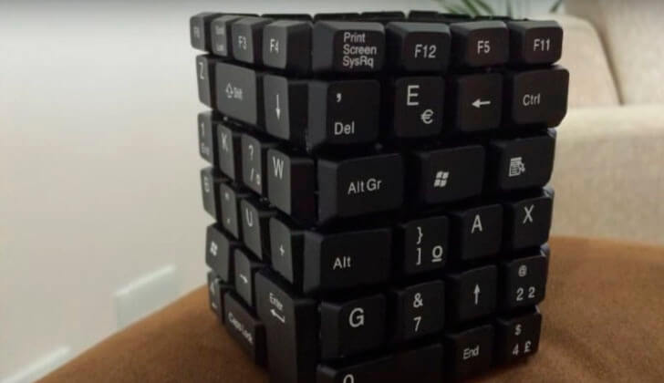 Portalápices con teclas.