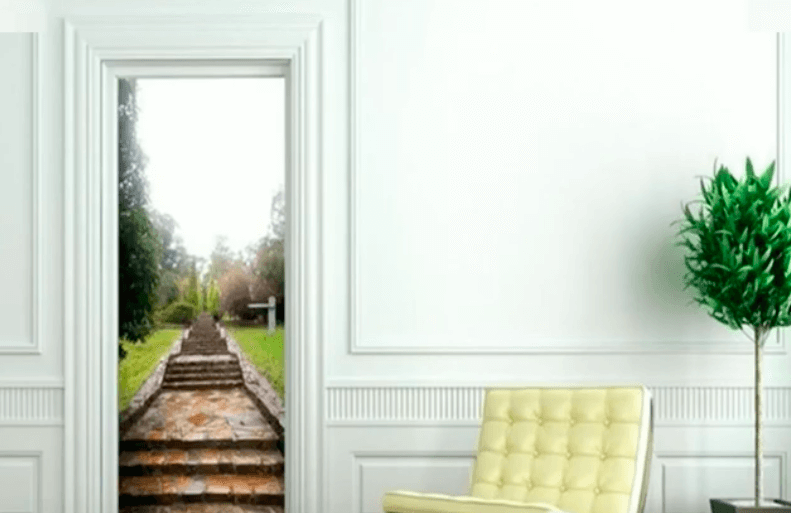 Trampantojo en la puerta.