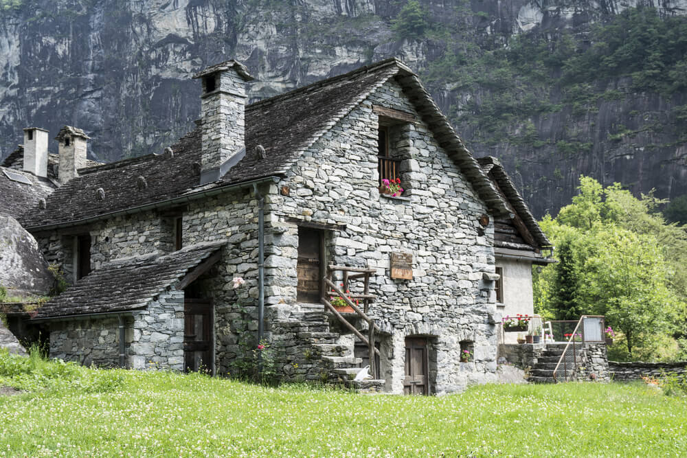 Construcciones de piedra - Página 17 Casa-campo-piedra