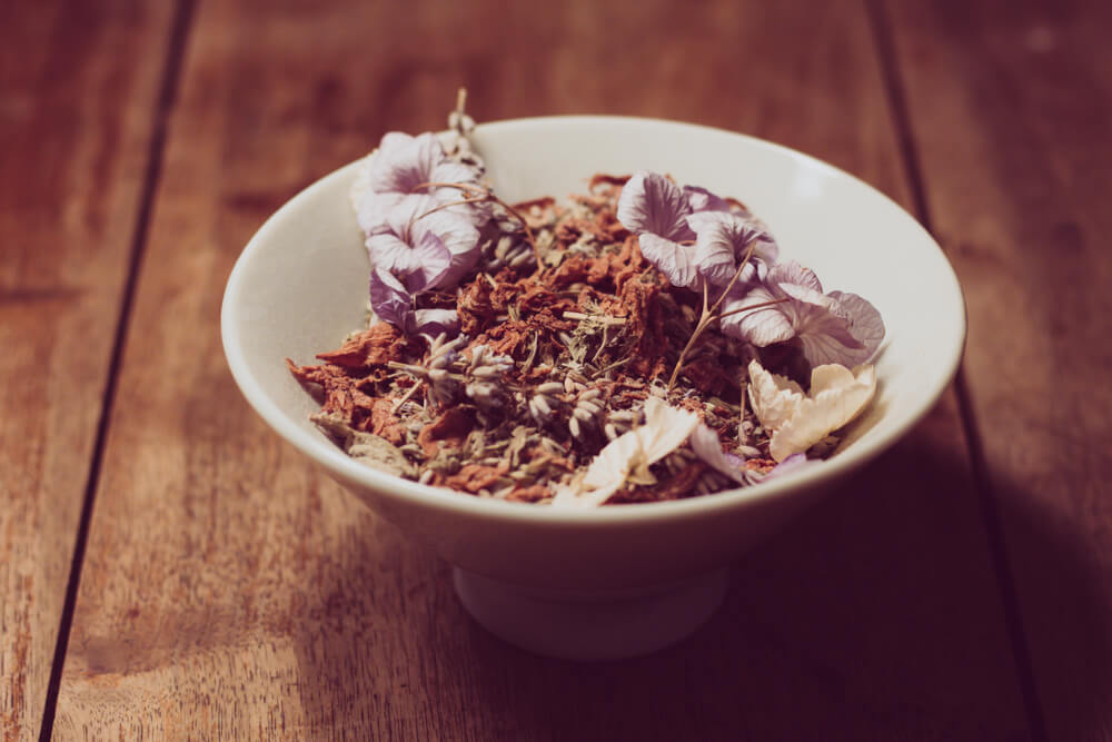 Bowl with flower potpourri.