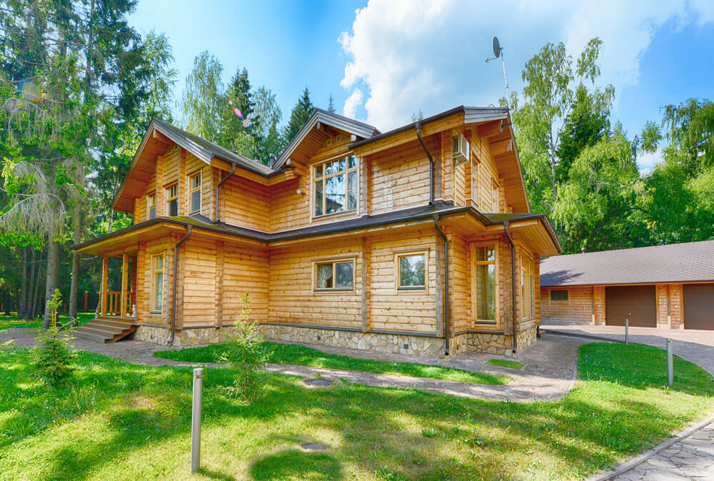 Fachada de madera para una casa rústica.