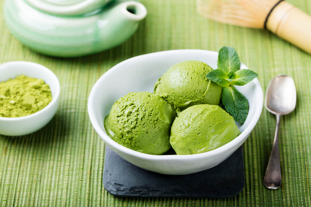 Helado verde pistacho.