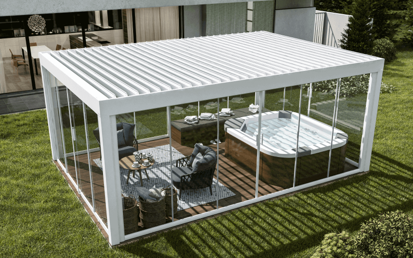 Pérgola bioclimática en el jardín.