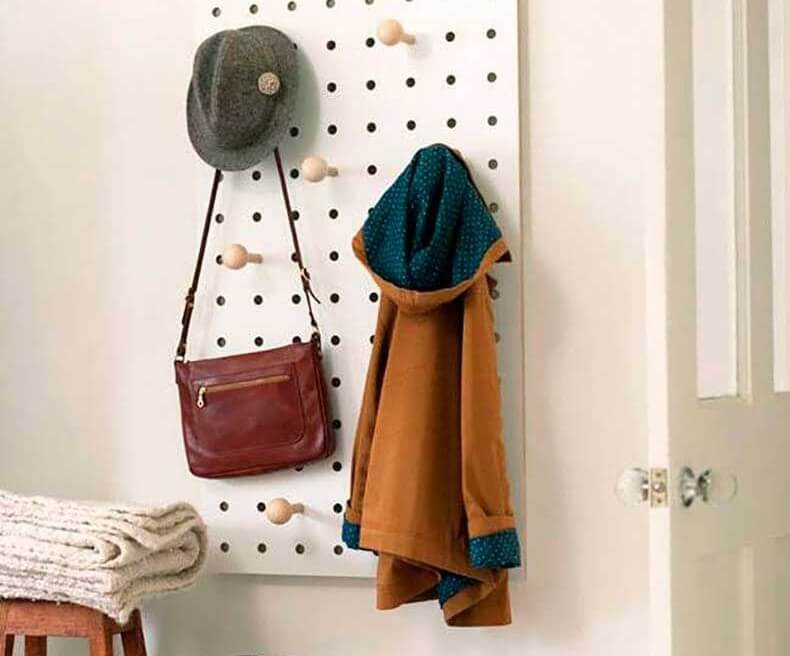 Paneles perforados para el recibidor.